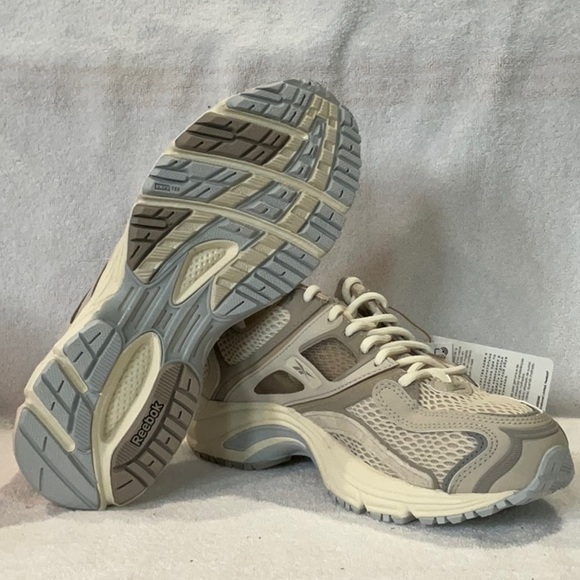 NEW REEBOK Beige Athletic Sneakers main image 5
